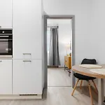 2 Bedrooms Apartment With Kitchen Near The Subway