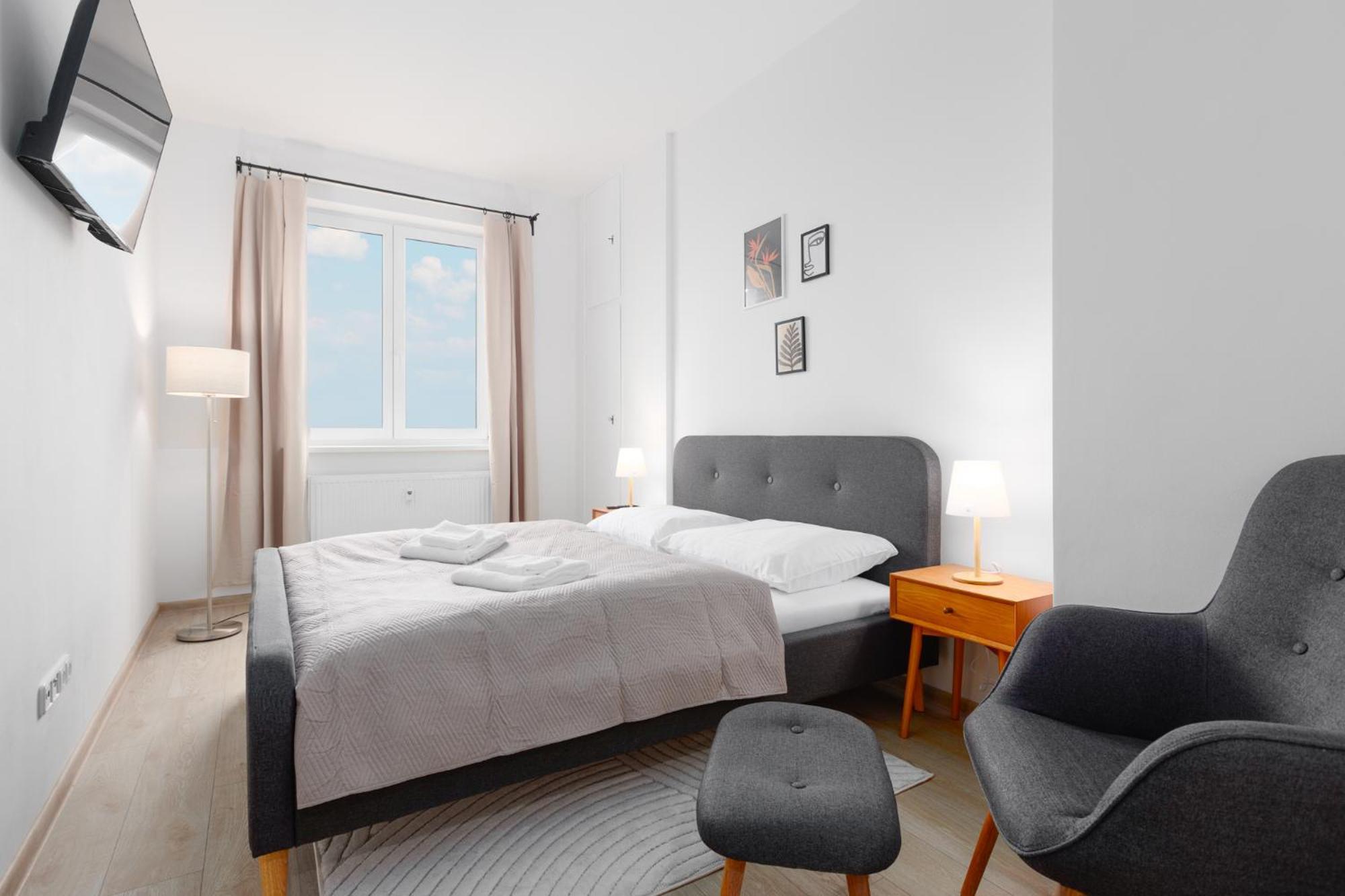 2 Bedrooms With Kitchen Near The Subway Appartamento