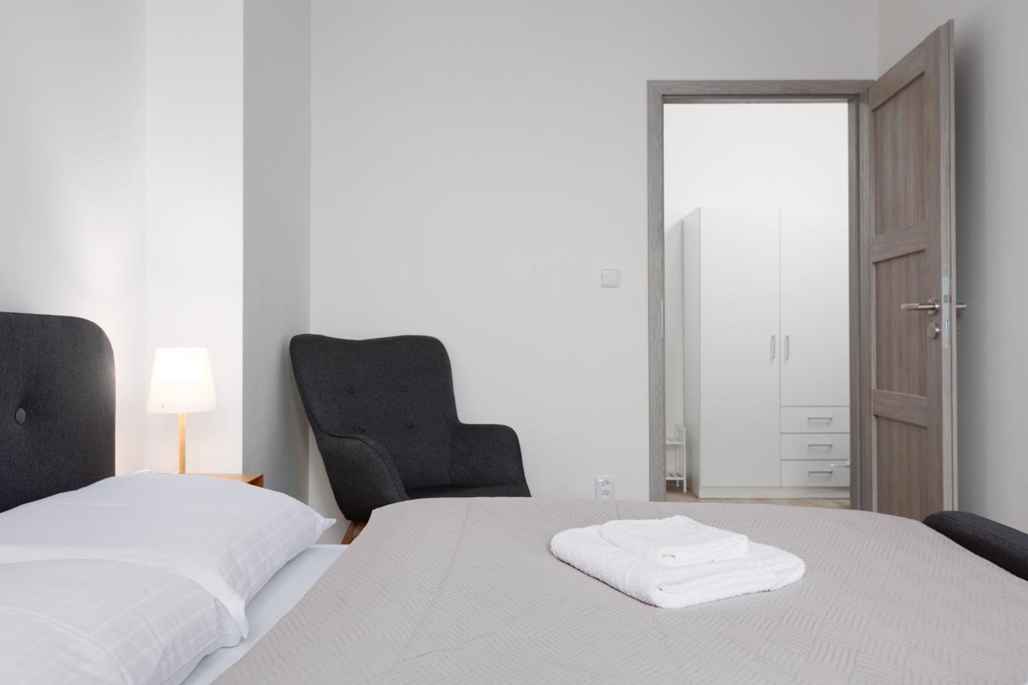 2 Bedrooms With Kitchen Near The Subway Appartamento *