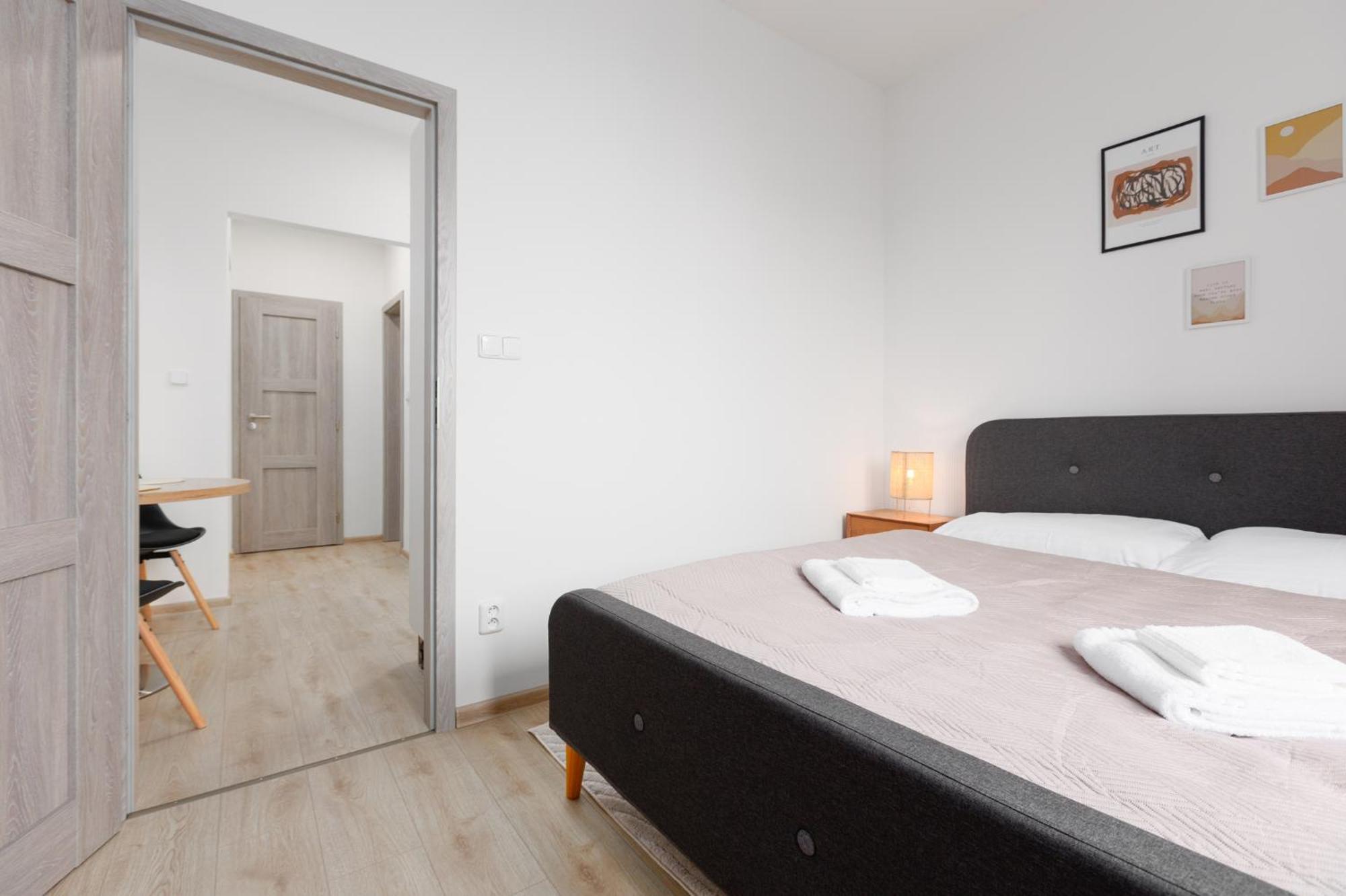 Appartamento 2 Bedrooms With Kitchen Near The Subway Praga