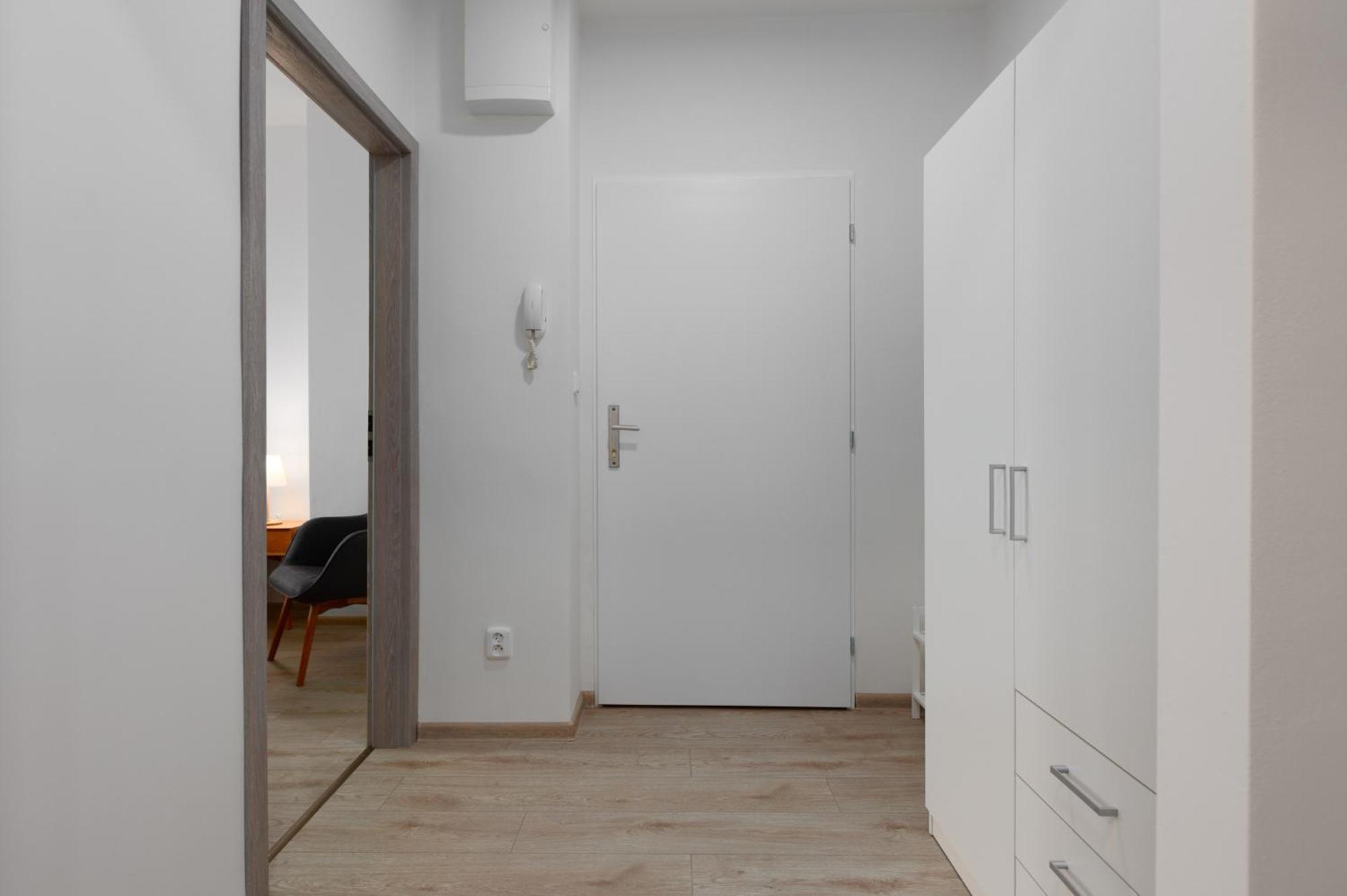 2 Bedrooms With Kitchen Near The Subway Appartamento Praga