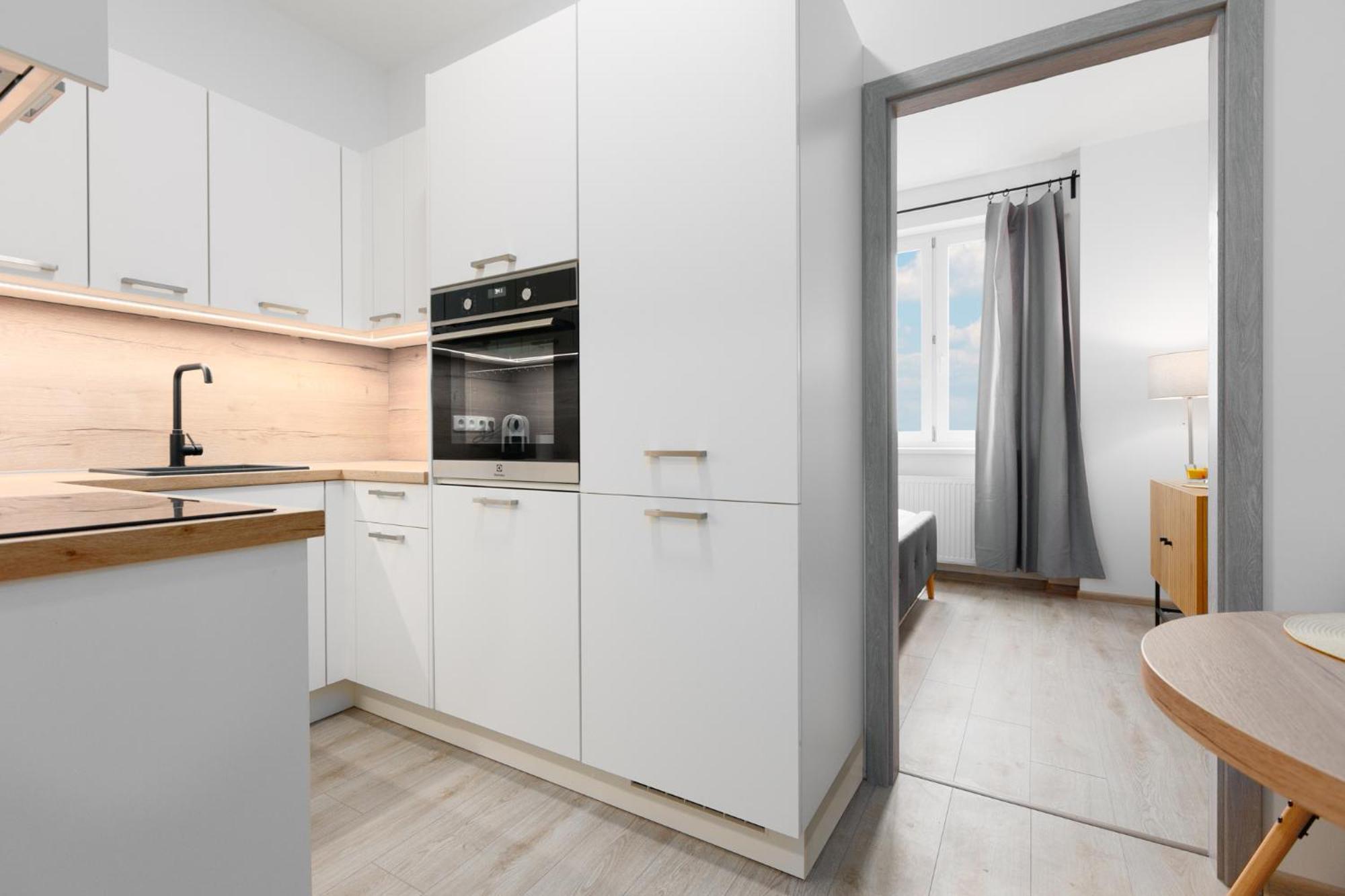 2 Bedrooms With Kitchen Near The Subway Appartamento Praga