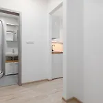 2 Bedrooms Apartment With Kitchen Near The Subway